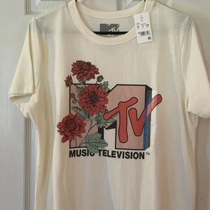 NWT MTV Graphic Tee